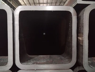 Tube carré structurel sans soudure